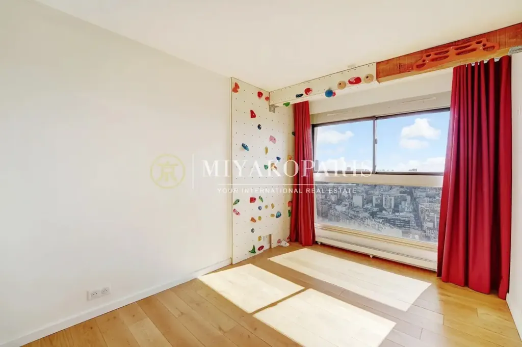 Pièces - Duplex avec Vue Panoramique sur Paris, 15ème Arrondissement