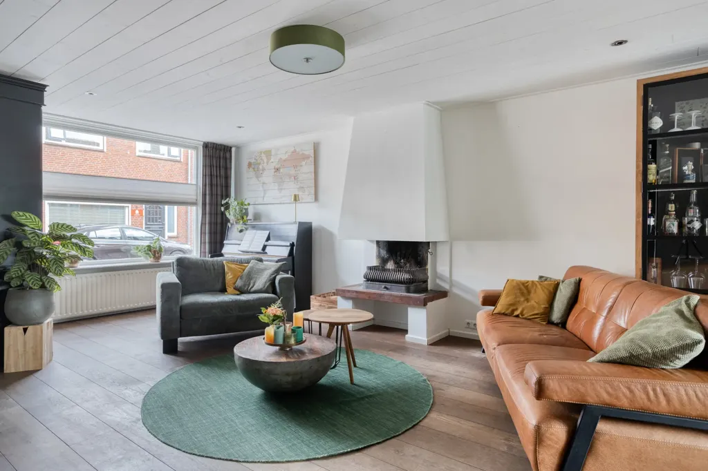 Elutuba - Spacious Semi-detached House with Deep Garden in Halsteren