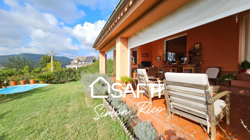 Terrasse - Luxury Villa with Mountain Views in Cervelló