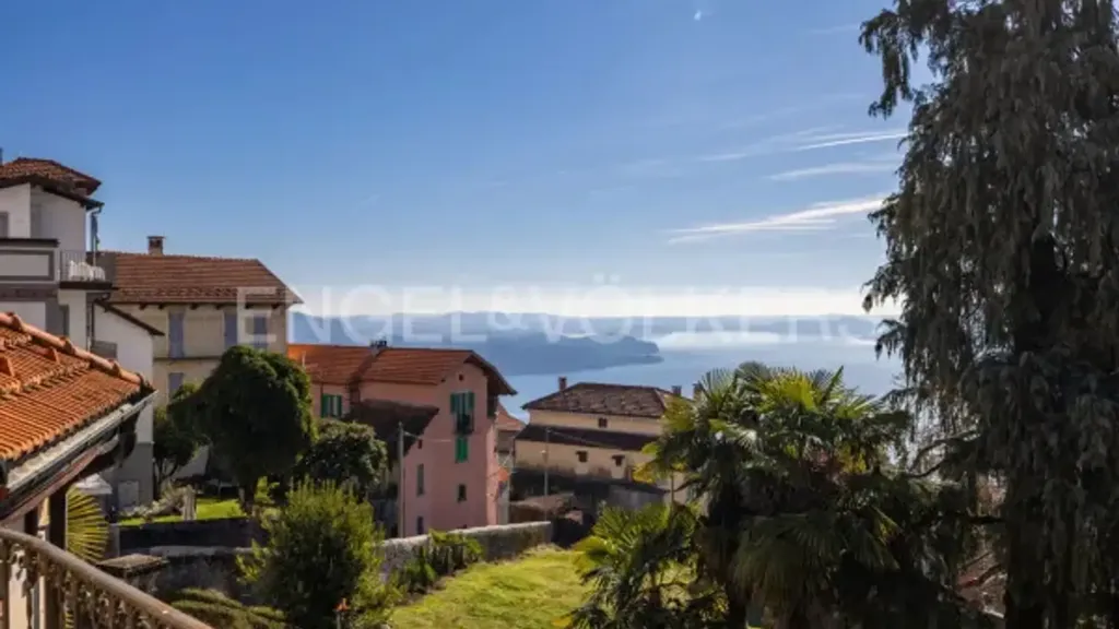Terrass - Historic Villa with Lake View in Bee