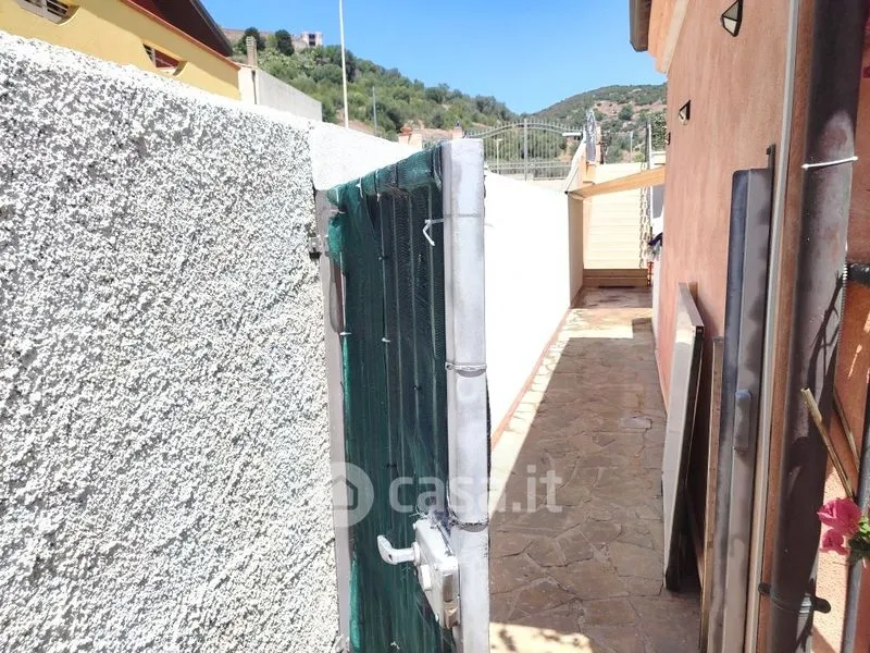 Aed - Ground Floor Apartment with Private Courtyard in Bosa
