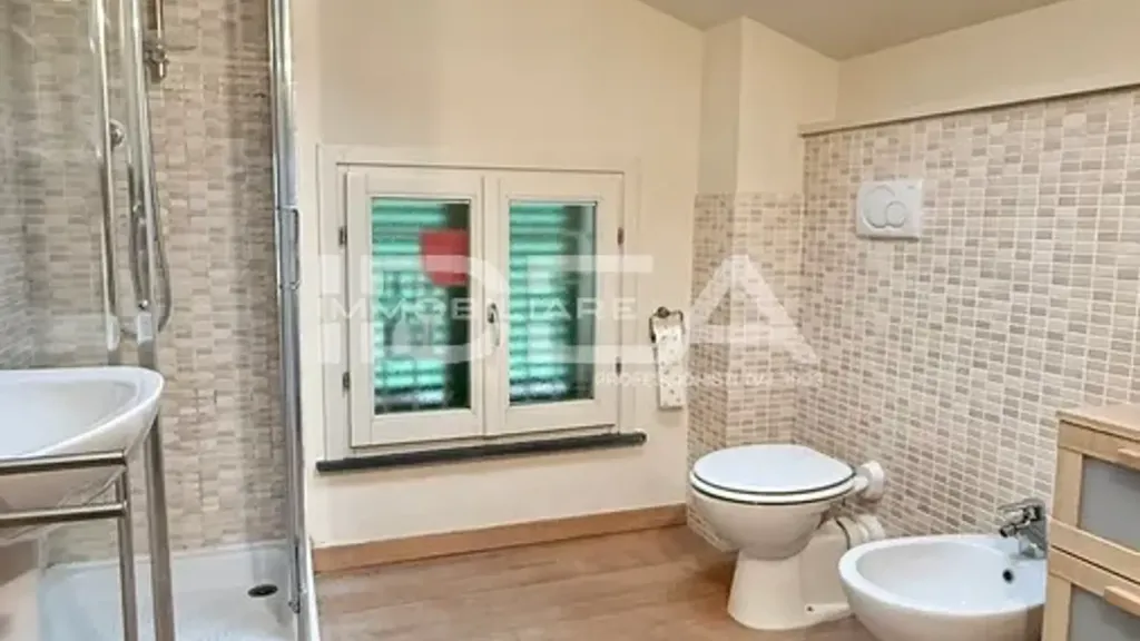 Bathrooms - Contemporary Villa with Balconies in Lucca