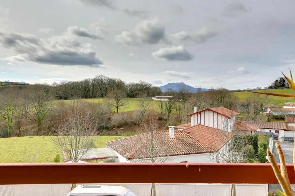 Balcone - Top-Floor Apartment with Mountain View in Residence