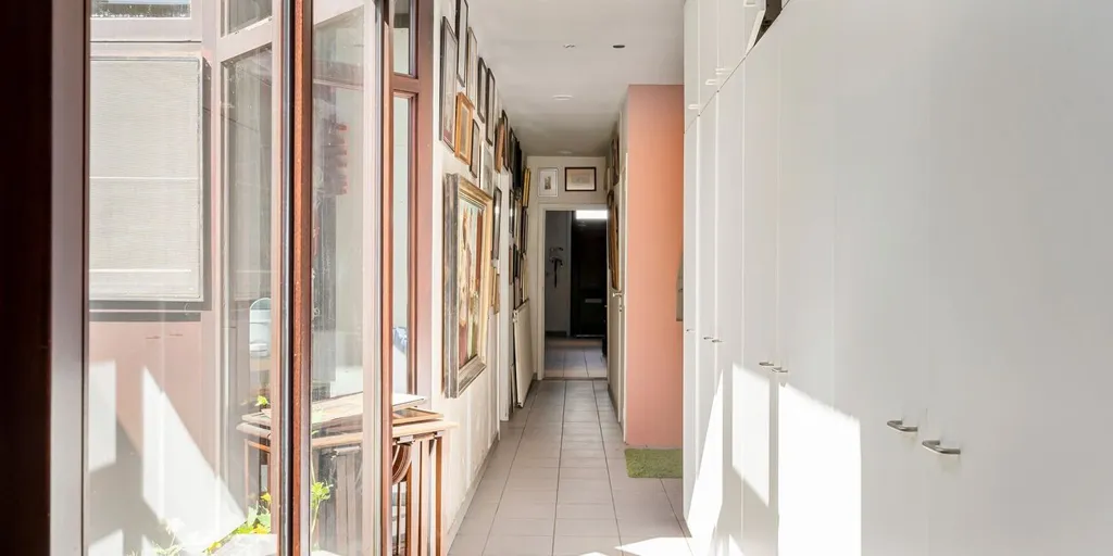 Esik - Spacious House with Garage in Lier