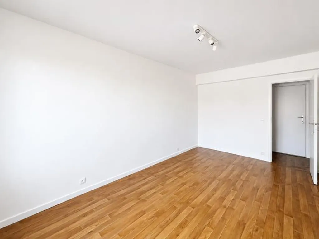 Pièces - Appartement Rénové avec Terrasse à l'Observatoire