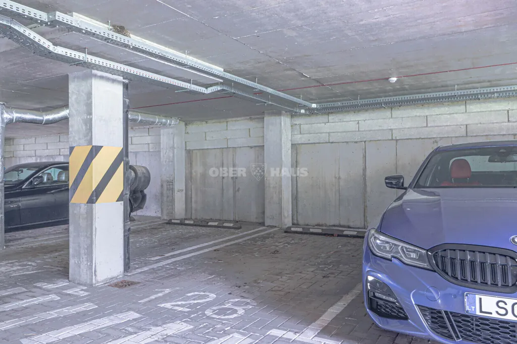 Garage - Modern Apartment with Terrace in Kaunas, Freda
