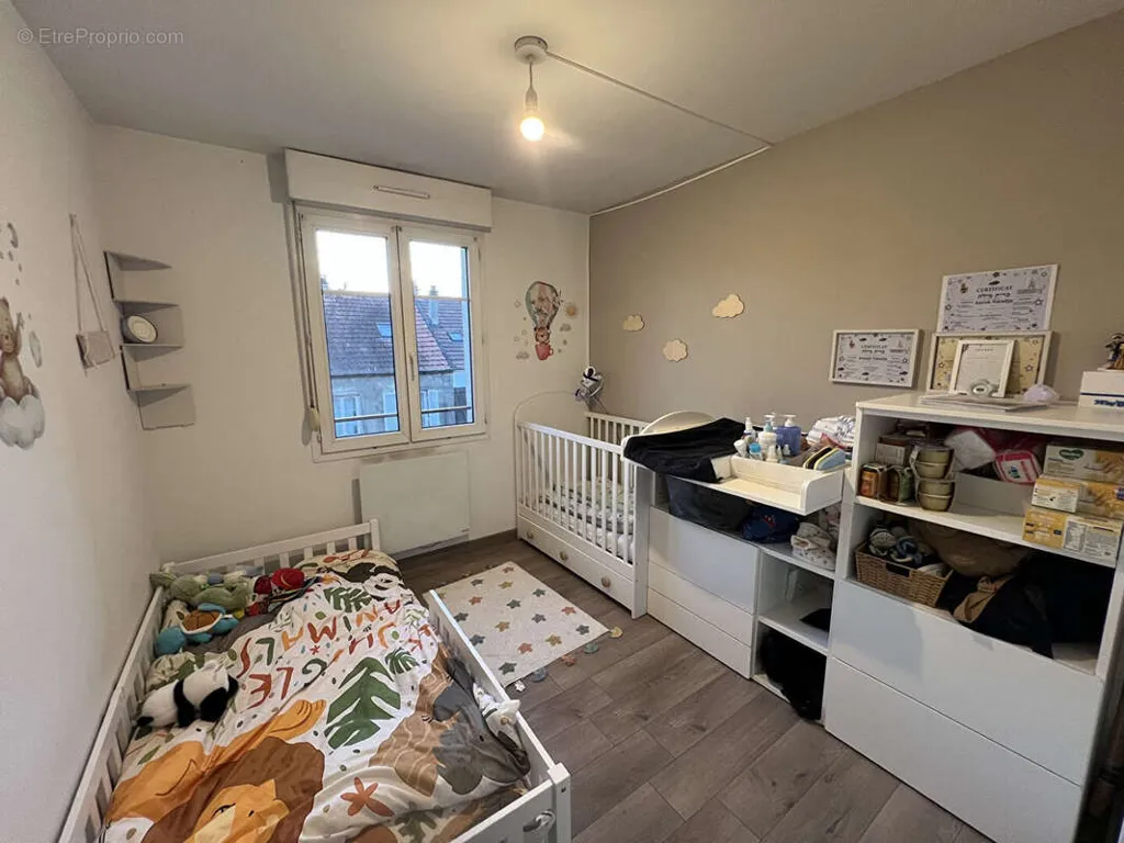 Chambres - Appartement 4 Pièces avec Balcon au Centre de Saint-Brice