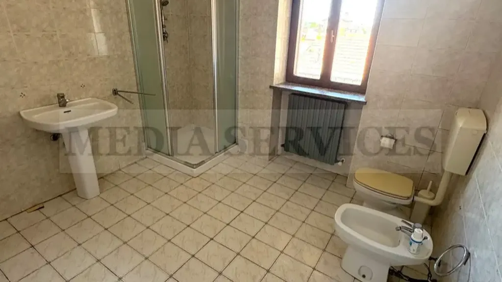 Vannitoad - Terraced Apartment with Balcony in Garlasco