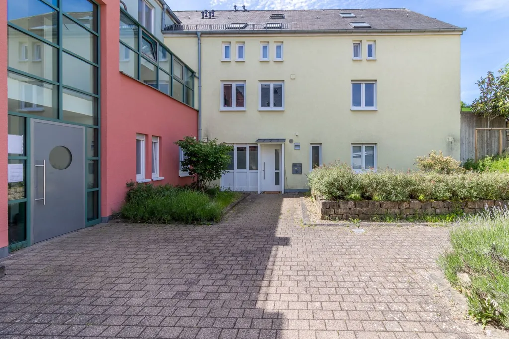 Aed - 3-Bedroom Apartment with Garden in Itzig