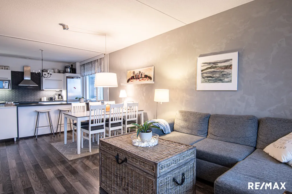 Séjour - Renovated Flat with Glazed Balcony in Nättinummi