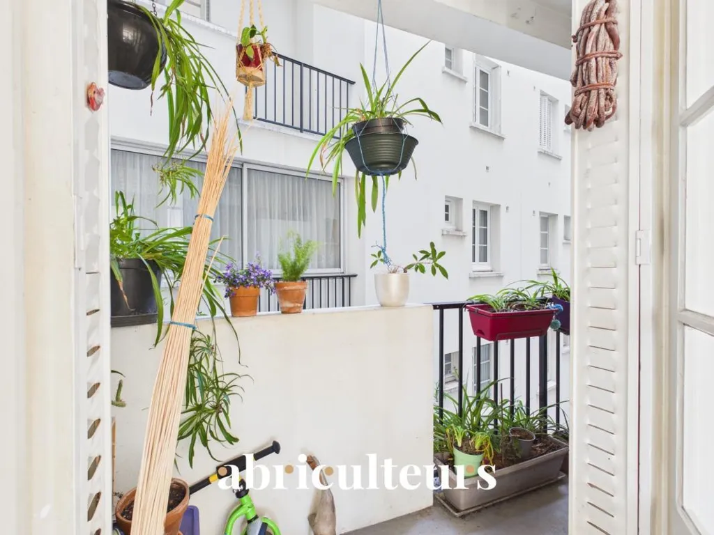 Rõdu - Bright 3-Bed Flat with Balcony in Paris 12