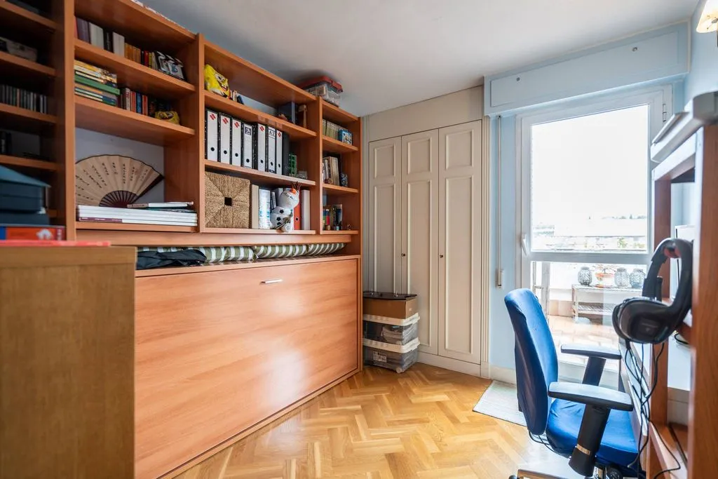 Bureau - Luxury Penthouse with Views in Las Rozas