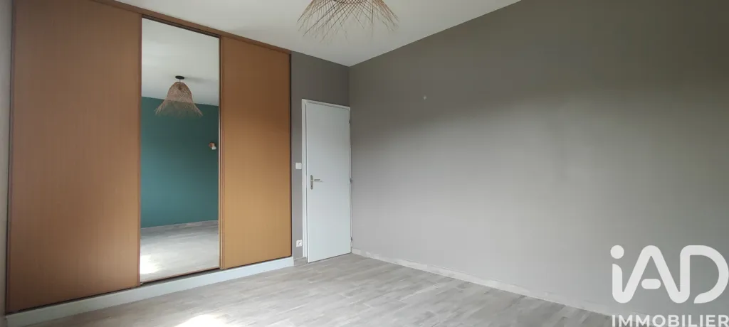 Chambres - Maison Moderne avec Terrasse à Cherveux