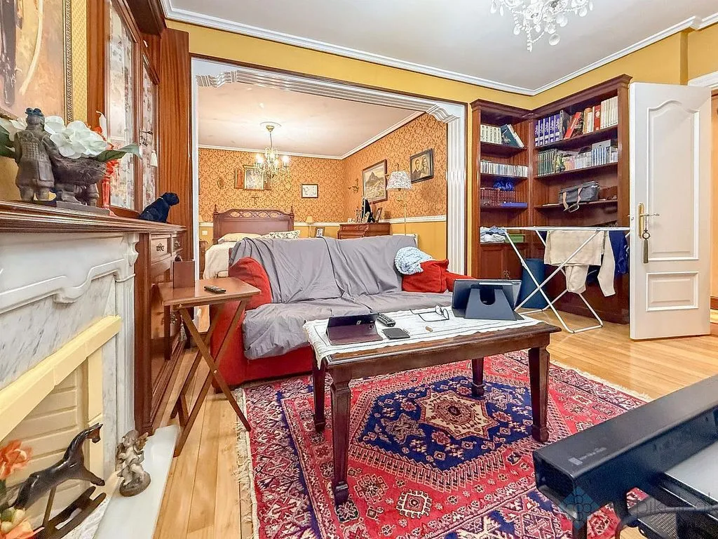 Soggiorno - Apartment with Balcony in Bilbao's Casco Viejo