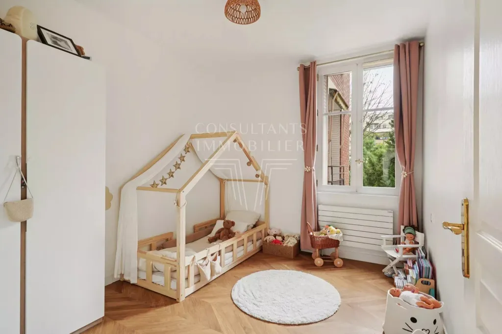 4-toaline korter asukohas Neuilly-sur-Seine