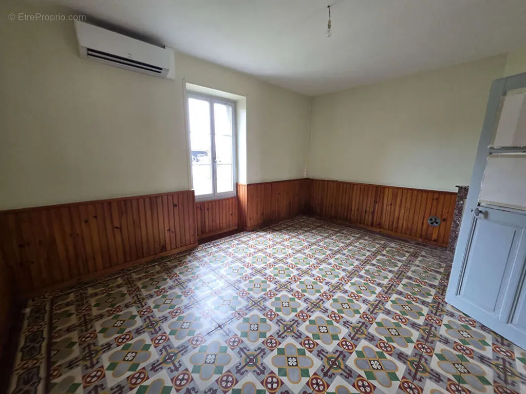 Rooms - House with Garden in Concremiers