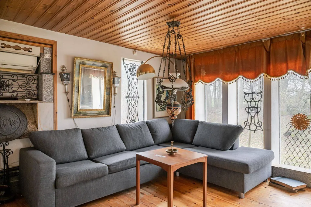 Elutuba - Rustic Farmhouse with Large Garden in Hörby