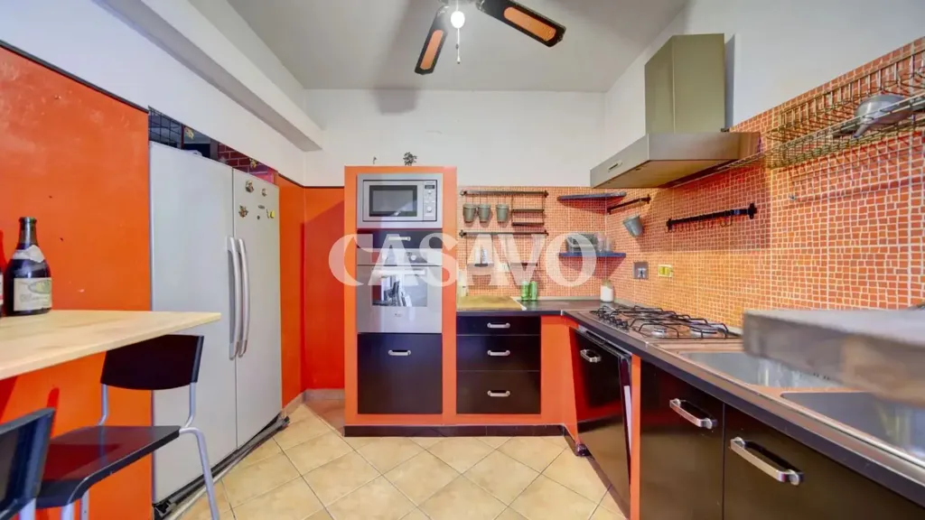 Cuisine - Spacious Apartment with Balcony in Turin