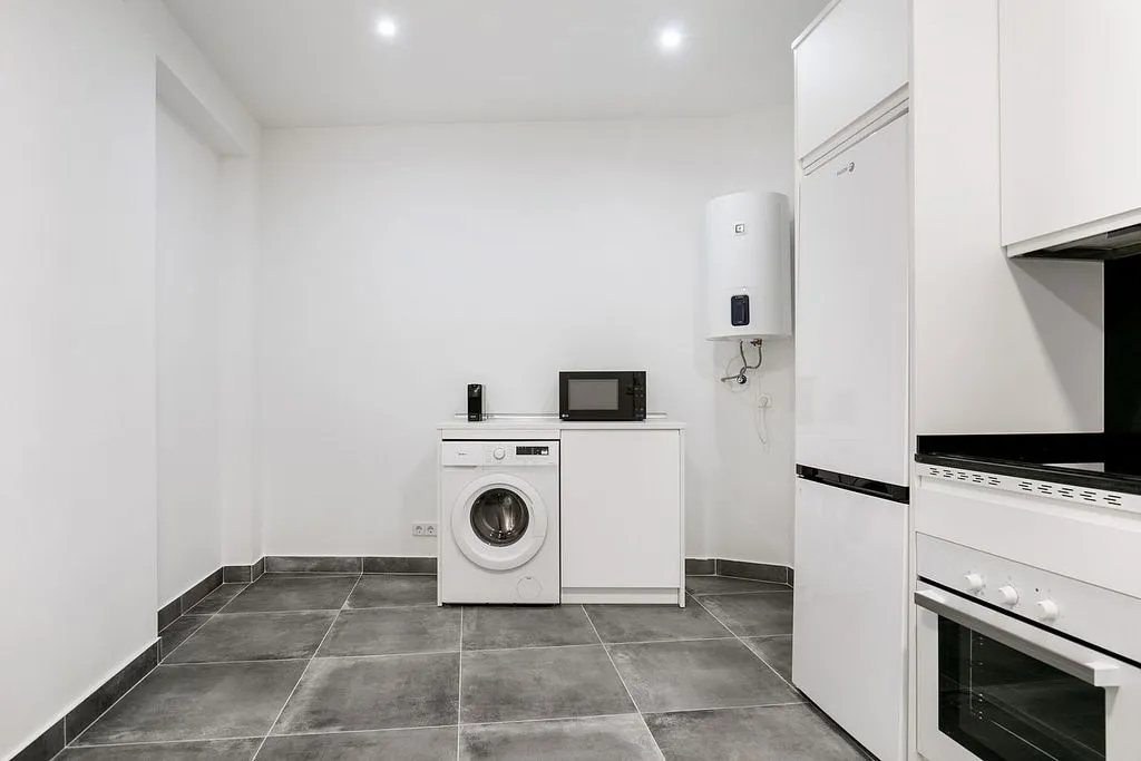 Utility Room - Furnished Flat with Balcony in Madrid Centre