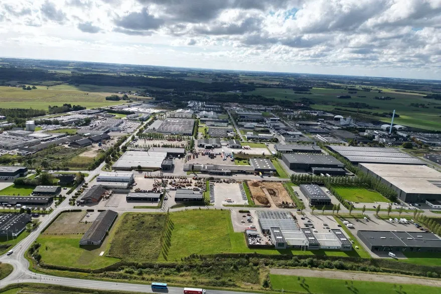 Õhuvaade - Commercial Plot with Westway View in Horsens