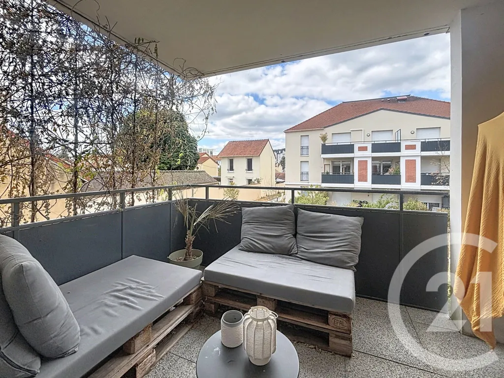 Rõdu - 2-Bedroom Flat with Balcony in Dammarie-les-Lys