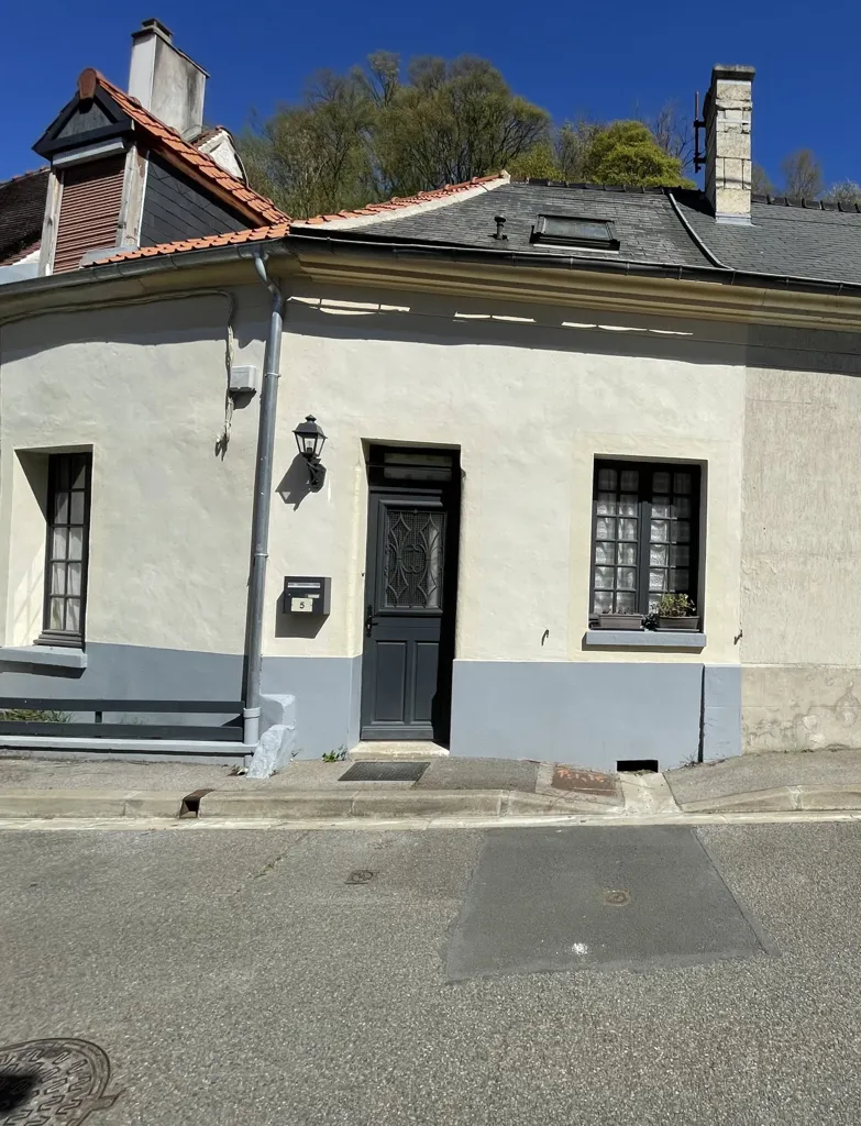 5-toaline maja asukohas Pierrefonds