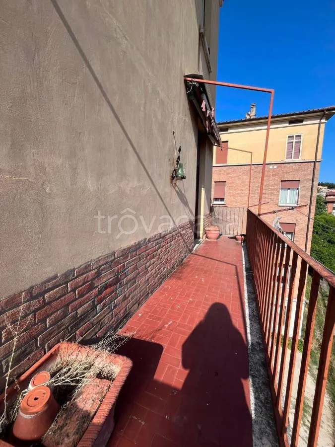 Rõdu - Spacious Apartment with Balcony in Perugia