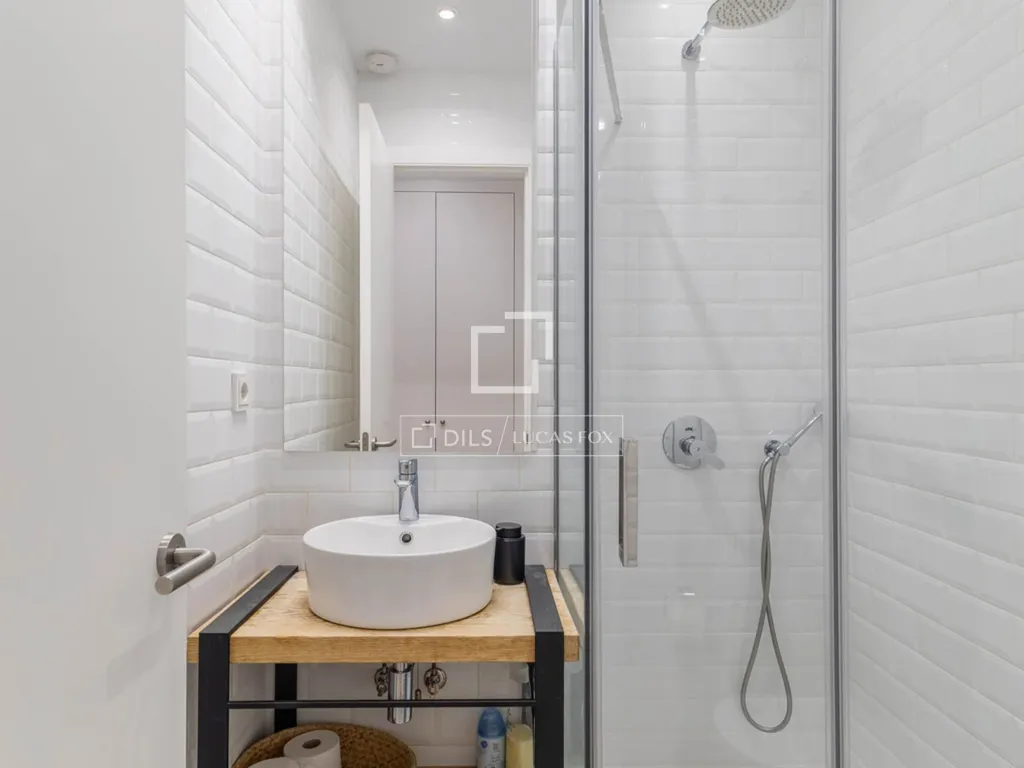 Vannitoad - Exterior Apartment with Balconies in Madrid