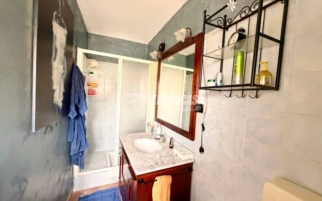 Salles de bain - Rustic Terraced House with Balcony in Almese