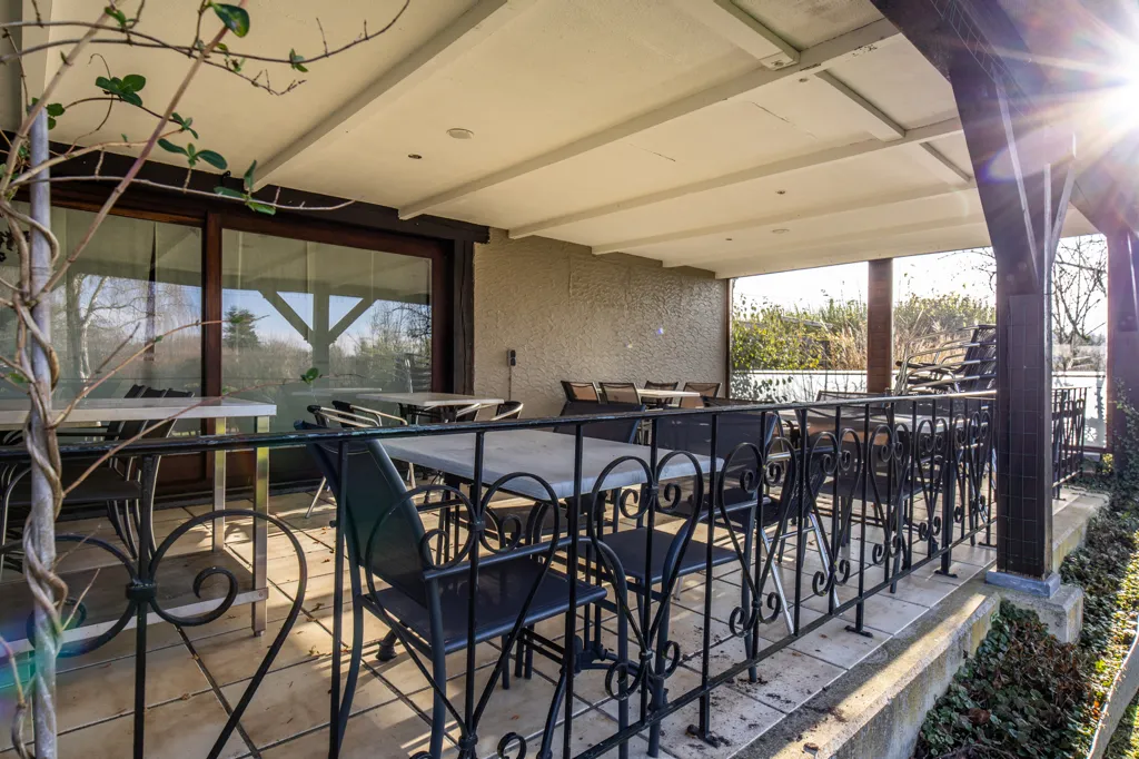 Terrass - Horeca Establishment with Terrace in Yvoir
