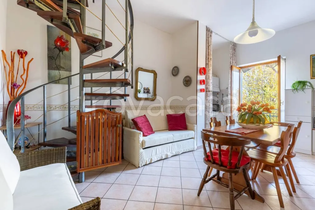 Elutuba - Two-Level Apartment with Terraces in Bibiana