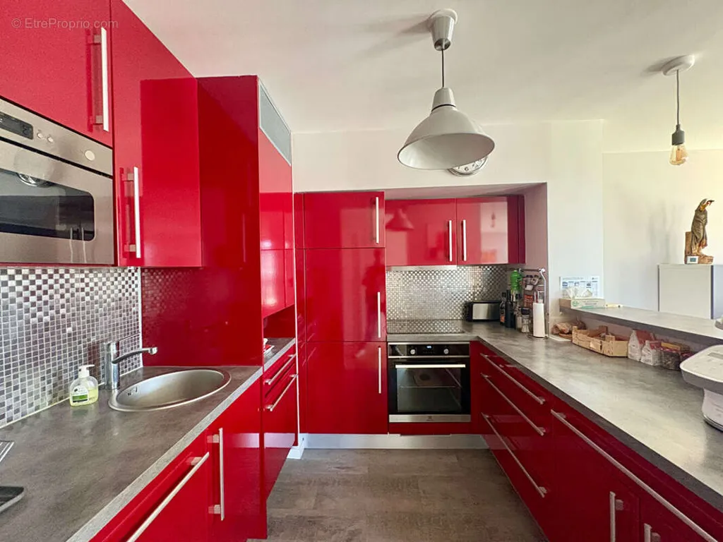 Kitchen - Duplex with Terraces in Bordeaux Bastide