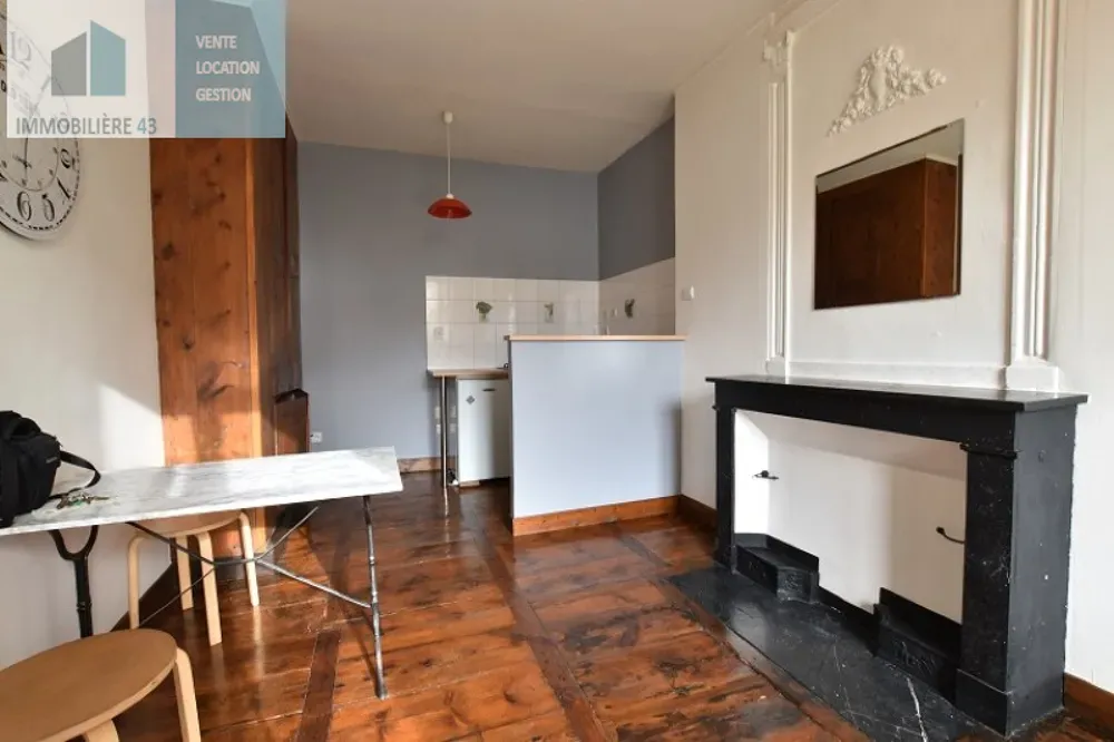 Living Room - Meubled 2-Bedroom Apartment near Statue Lafayette