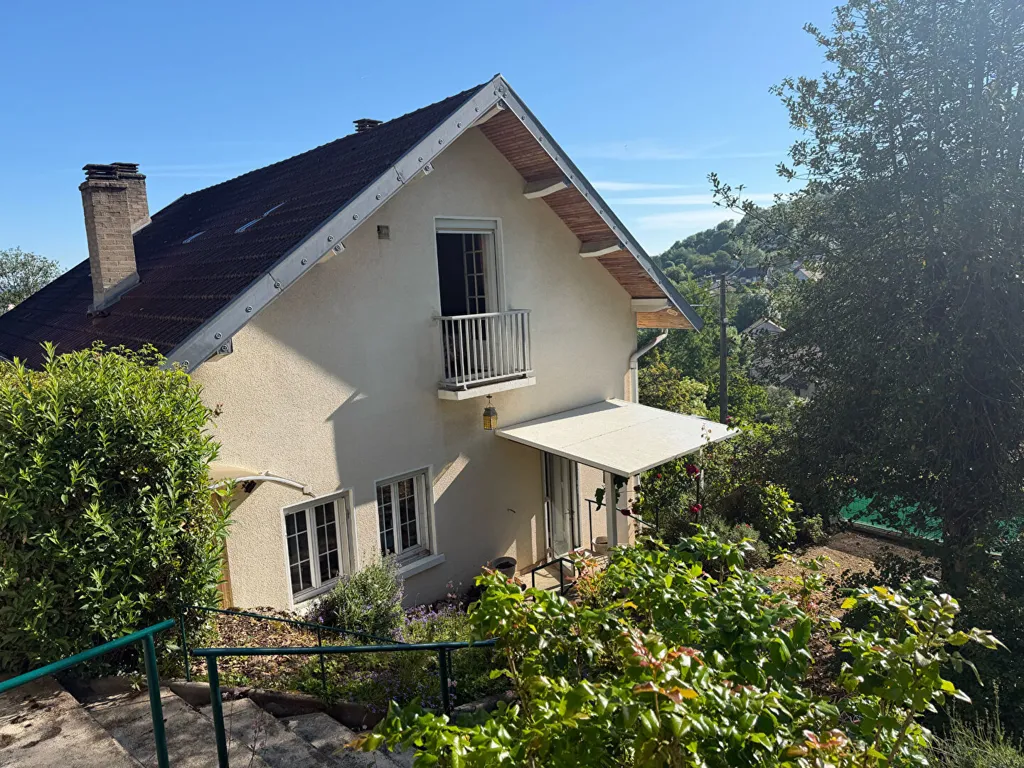 Välivaade - Charming House with Panoramic Terrace in Velotte