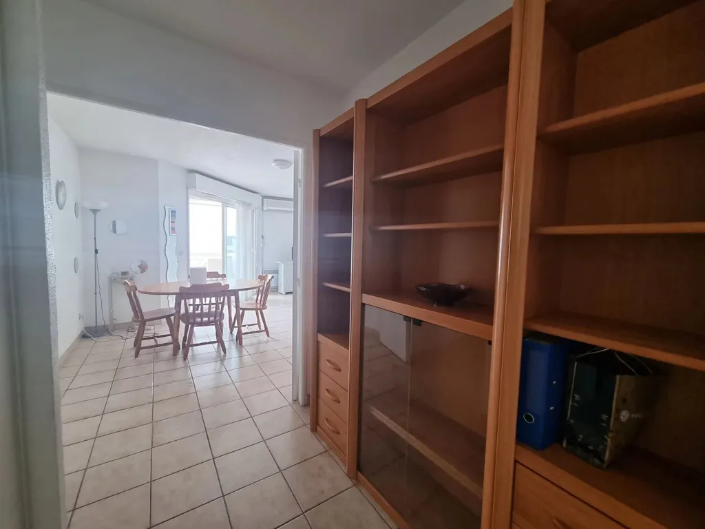 Söögituba - Student-Friendly Flat with Terrace in Nice