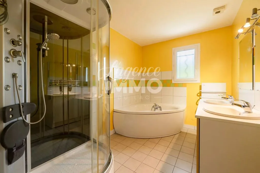 Vannitoad - Luxury House with Pool in Doussard