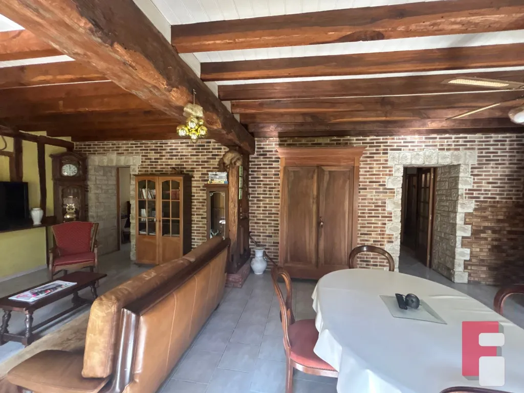 Salle à manger - Maison de Plain-Pied avec Jardin à Thieffrain