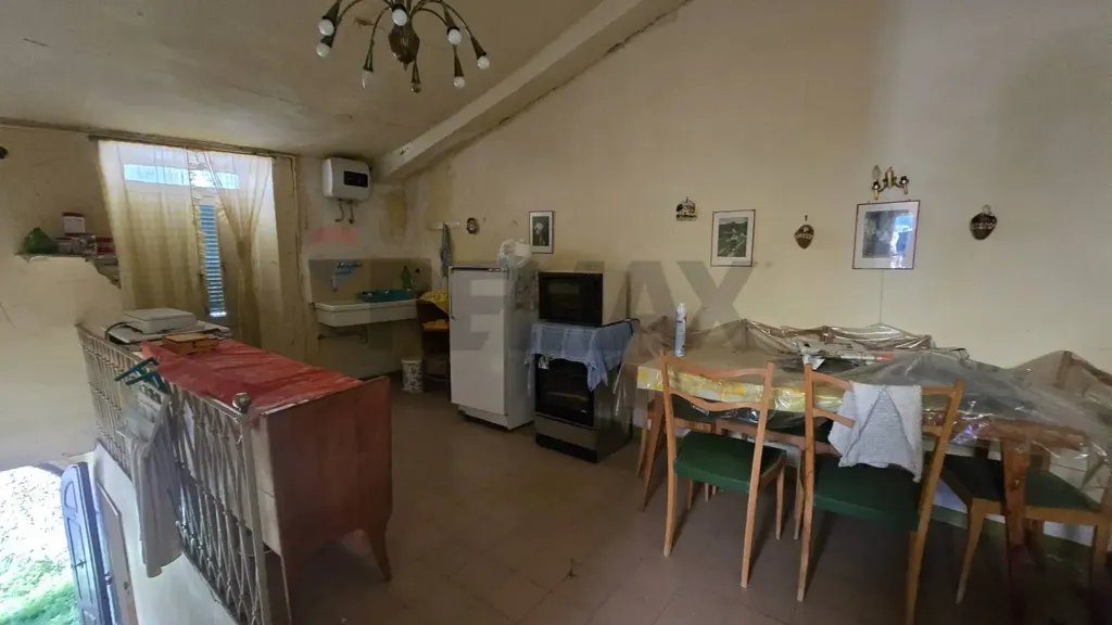 Cuisine - Semi-detached House with Balcony in Montereale