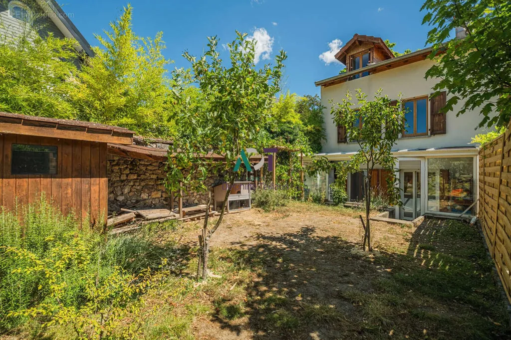Aed - Atypical Maison with Garden in Corenc