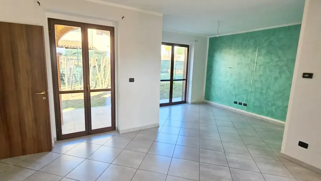 Elutuba - Detached Villa with Private Garden in Cigliano