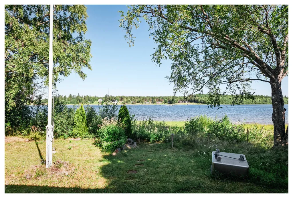 Jardin - Cottage with Waterfront in Stöcke