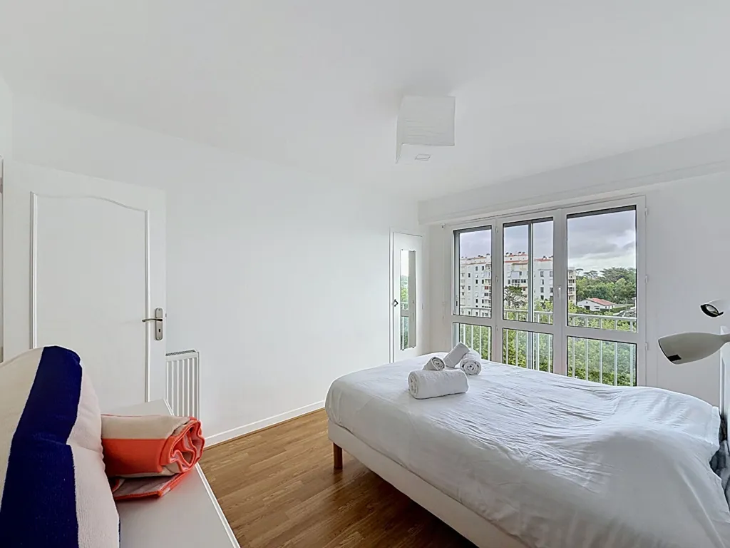 Magamistoad - Bright 3-Bedroom Flat in Biarritz
