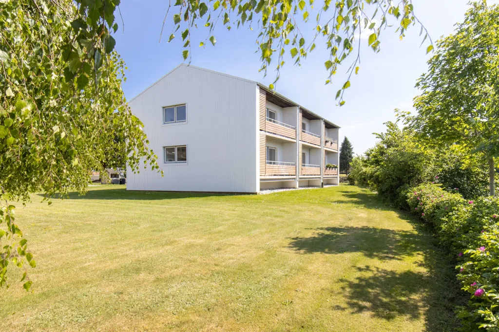 Jardin - 3-Bedroom Flat with Balcony in Vejle
