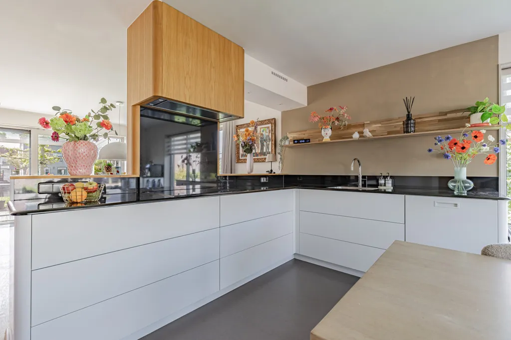 Cuisine - Villa with Private Dock in Lemmer