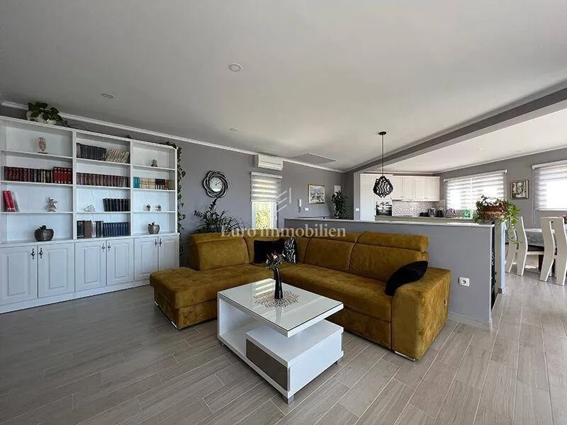 Elutuba - Modern Villa with Sea Views in Baška Voda