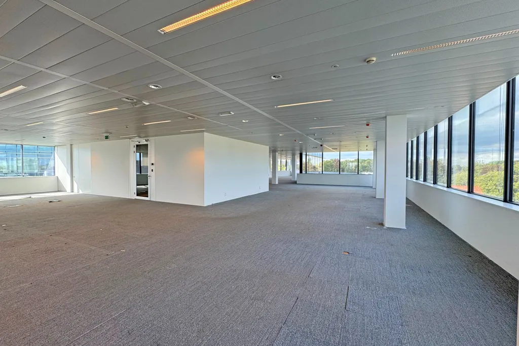 Bureau - Espace de Bureau avec Vue sur l'Autoroute à Erembodegem