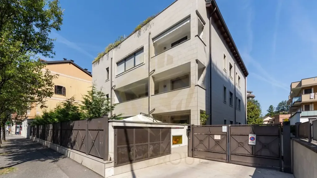 Välivaade - Modern Flat with Private Garden in Monza