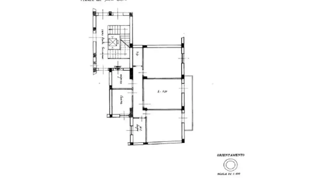 Plaan - Three-Bedroom Apartment with Balcony in Messina