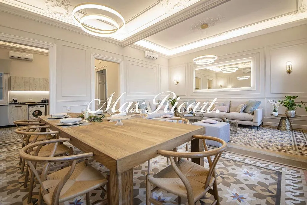 Sala da pranzo - Furnished Apartment with Balcony in La Dreta de l'Eixample