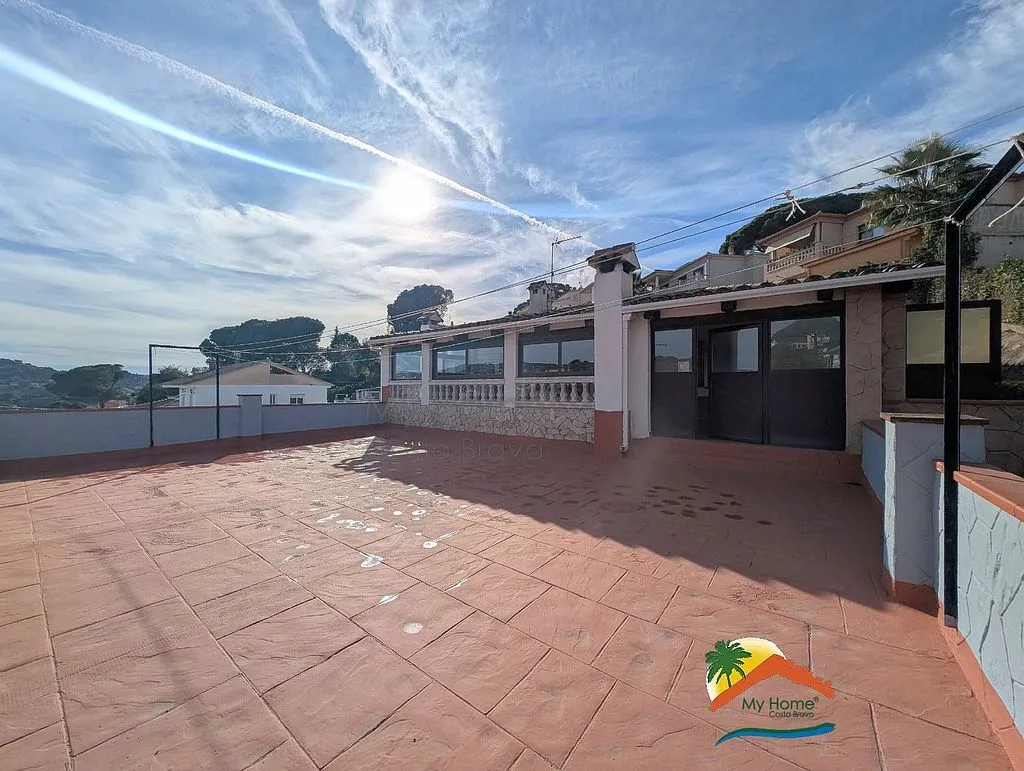 Terrazza - Chalet with Pool and Terrace in Aiguaviva Parc